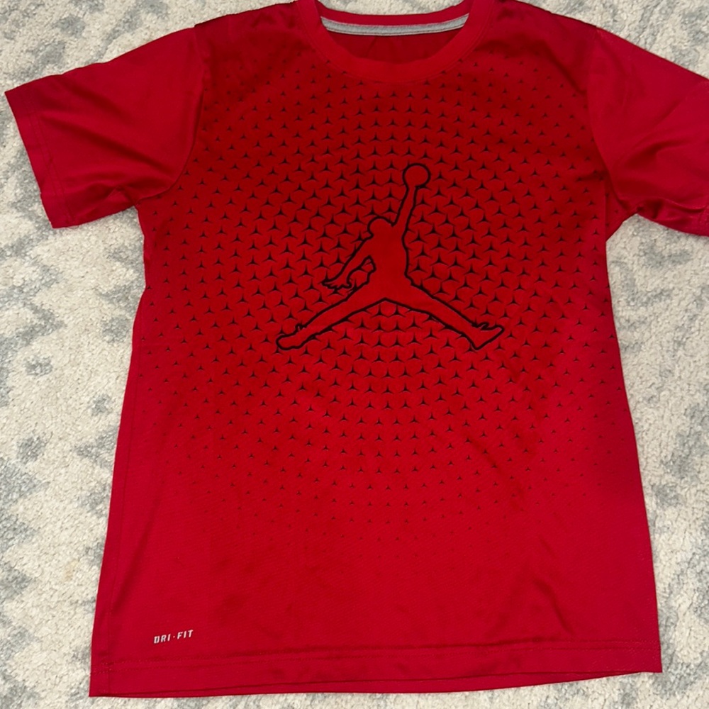 Boys NIKE Dri-fit Air Jordan shirt - Sz L. Excellent condition!